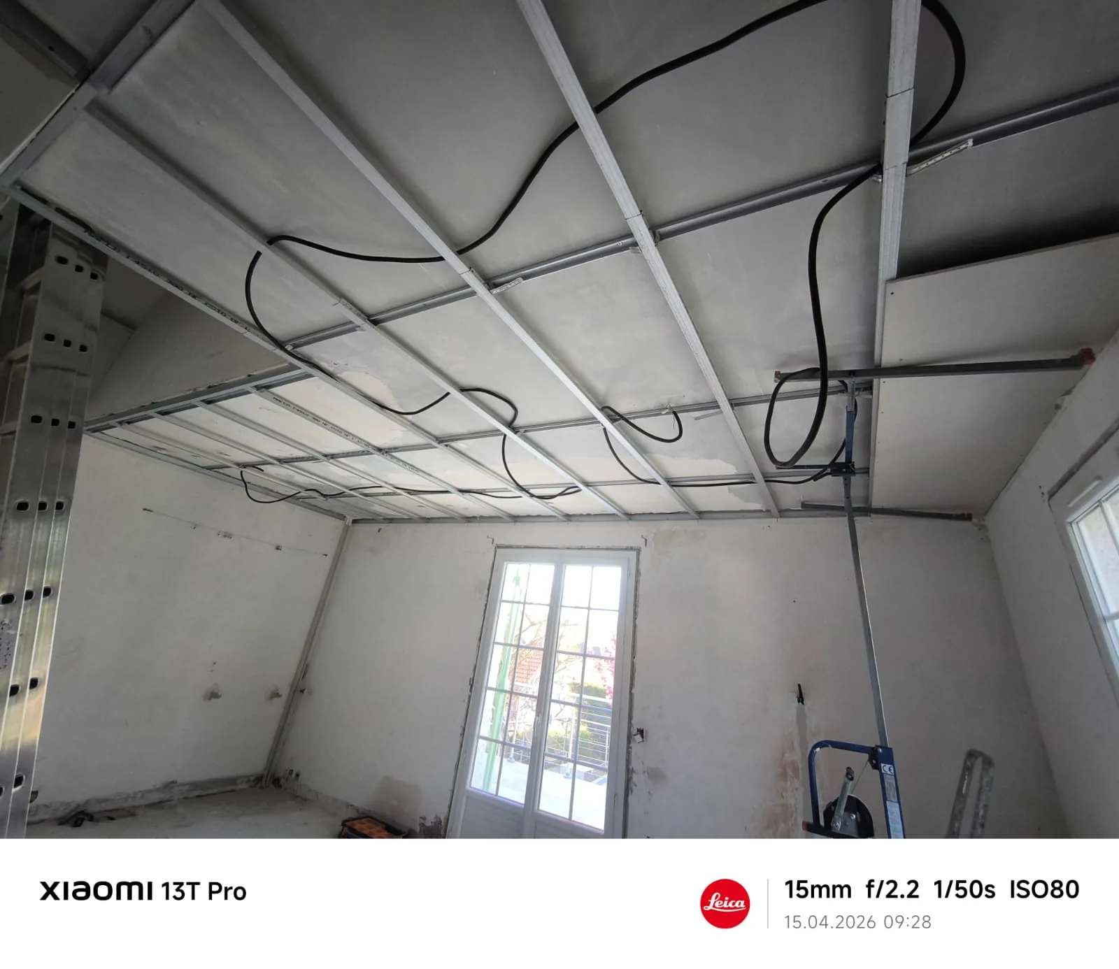 Intérieur de maison avant rénovation complète par Mc Renov’luxe